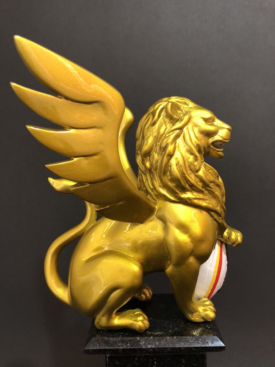 Lion award figurine for the Rugby Federation 